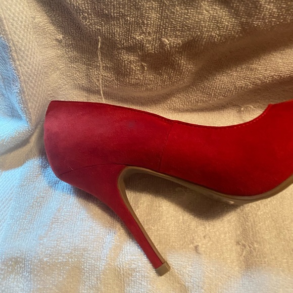 Red 5 inch heels never worn!! - Picture 3 of 6